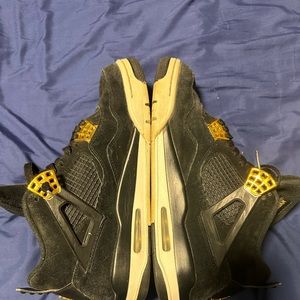 Jordan retro 4 royalty